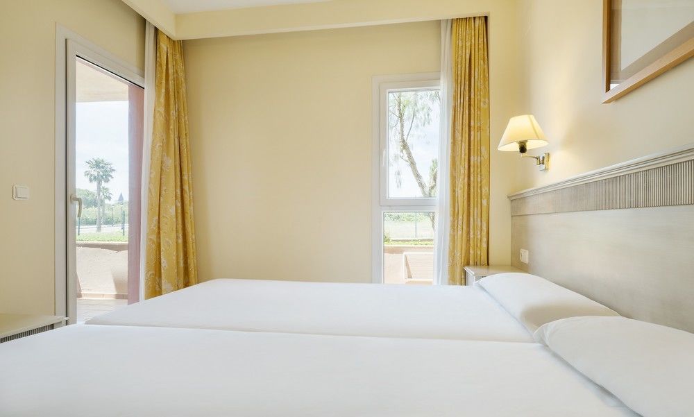 Aparthotel Ilunion Sancti Petri Novo Sancti Petri Dış mekan fotoğraf